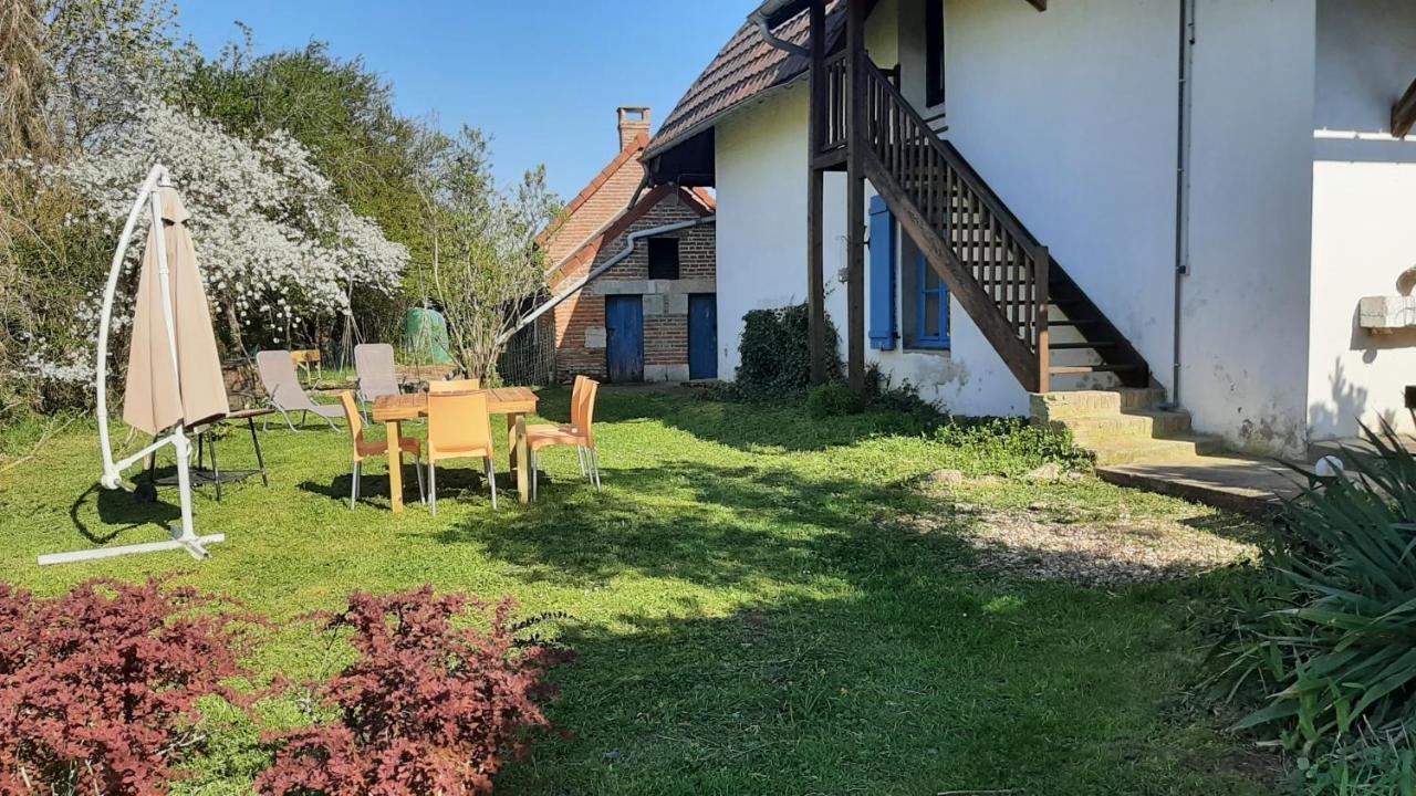 Gîte Chez Léo Varennes-sur-le-Doubs Exterior foto